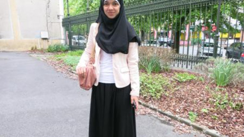 فرنسا تمنع 130 تلميذة من الدراسة “بتهمة” ارتداء التنورة!