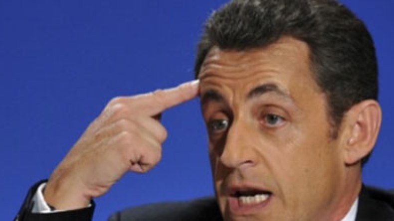 ساركوزي يأمر بعدم اللعب ضد الجزائر وتونس والمغرب
