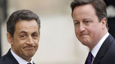 Pour Sarkozy et Cameron, « Kadhafi doit partir immédiatement »
