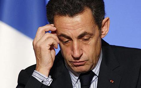 Des lobbies pro-Sarkozy tentent d’entraver la visite à Alger de Hollande