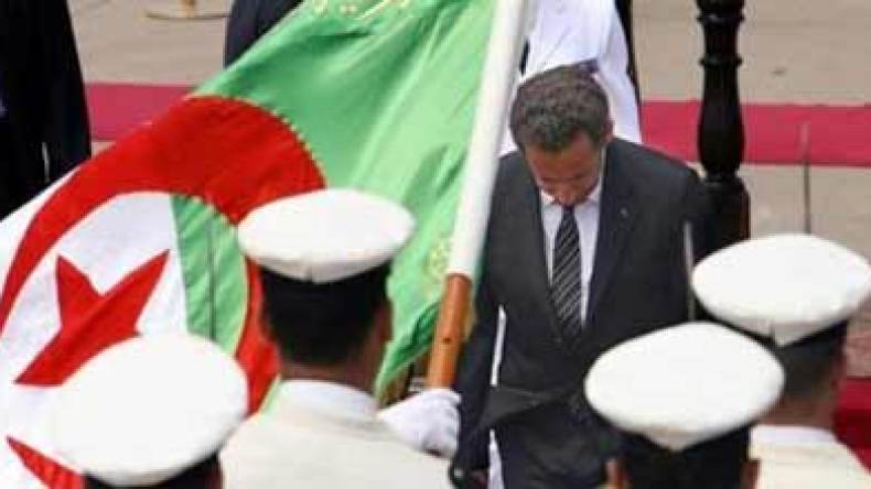 ساركوزي قد يزور الجزائر لإقناع بوتفليقة بالمشاركة في قمة الاتحاد المتوسطي