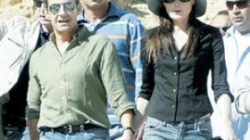 ساركوزي يقحم زوجته في المشروع المتوسطي