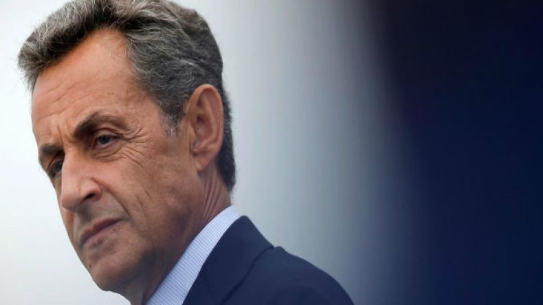 قضايا الفساد تلاحق ساركوزي والادعاء الفرنسي يطالب بمحاكمته