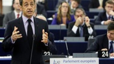 Sarkozy pour un gouvernement économique européen