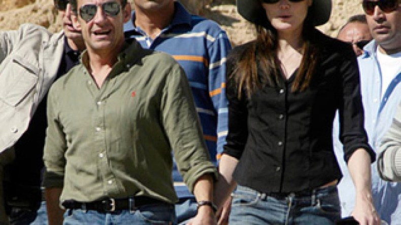 ساركوزي وزوجته في ضيافة بارون للمخدرات