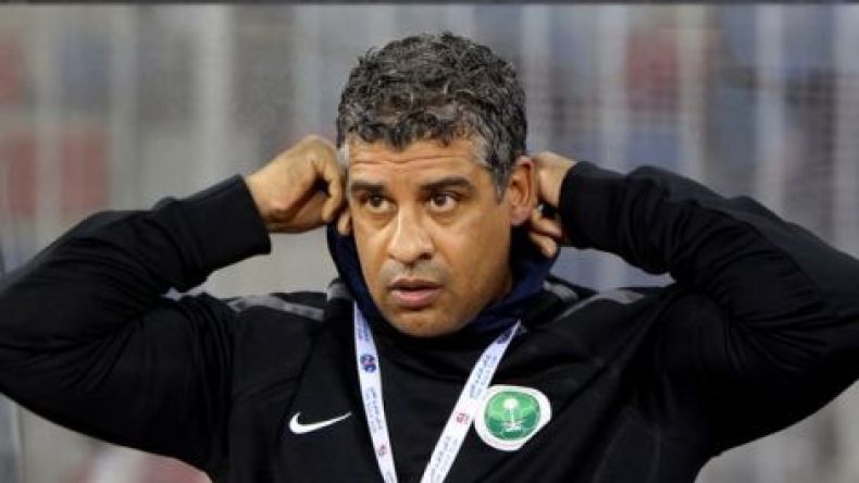 إقالة مدرب منتخب السعودية