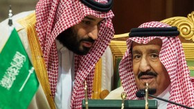 الملك سلمان وولي عهده يهنئان بن صالح