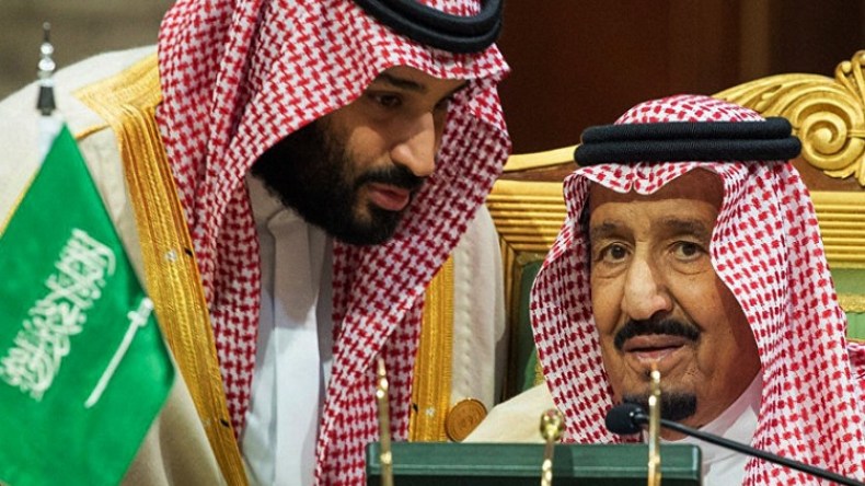 الملك سلمان وولي عهده يهنئان بن صالح