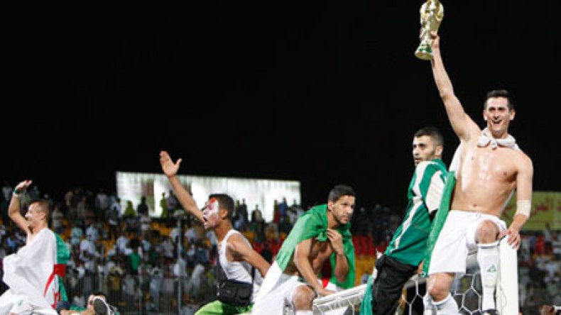 الفيفا تحتفل بعيد ميلاد صايفي!