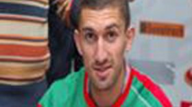 يونس‭ ‬يرفض‭ ‬إيداع‭ ‬ملف‭ ‬التأشيرة‭ ‬ويهدد‭ ‬بالإمضاء‭ ‬في‭ ‬الحراش