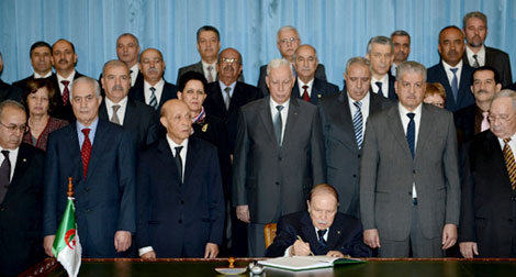 30 dossiers de corruption sur le bureau de Bouteflika