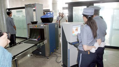 Smuggling of Thousands of Phones In The Name of Diplomats at Algiers Houari Boumediene Airport
