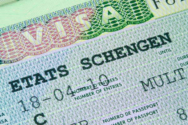500,000 Algerians apply for Shengen visa annually, says French consul