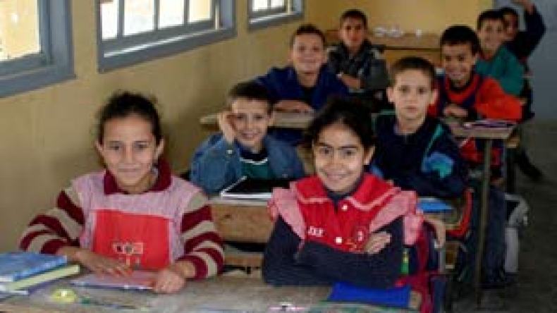 الشروع  في منح الألف دينار المتبقية من منحة التمدرس