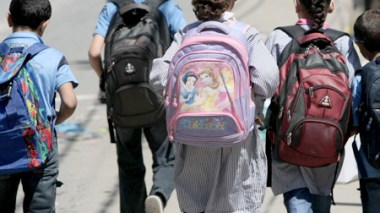 Education:schools open during spring holidays for reviewing lessons