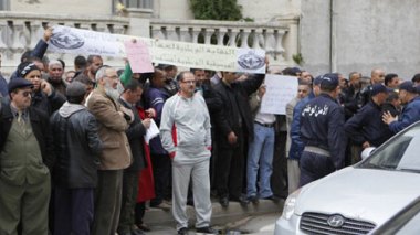 Education: Professors and administrators paralyze the schools