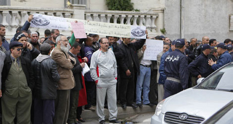 Education: Professors and administrators paralyze the schools