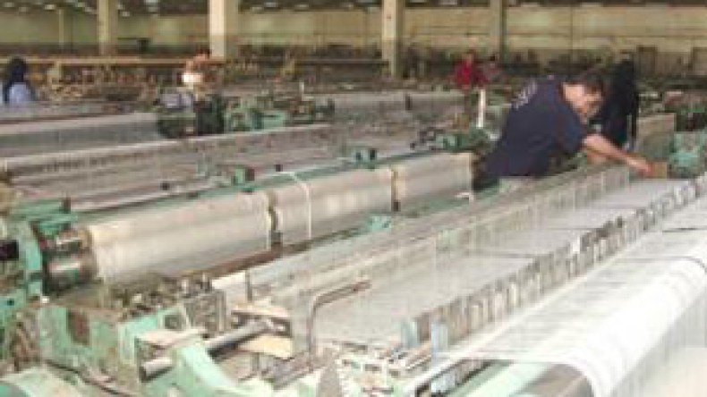 مسح ديون 250 مؤسسة عمومية ينقذ “خبزة” آلاف العمال