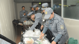 حجز 147 ألف أورو بمطار هواري بومدين