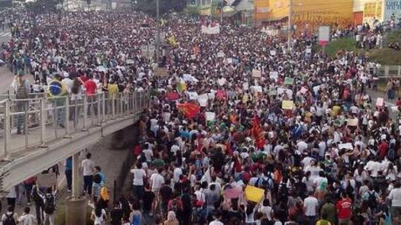 بلاتر يستفز “دبابير” البرازيل بـ “لغة الخشب”!