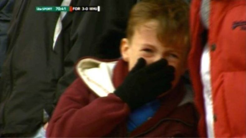 بحث في فائدة الطفل الذي بكى بعد خسارة فريقه أمام عبدون وزملائه