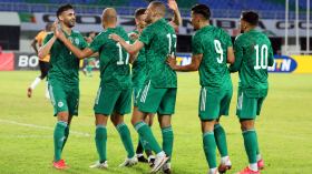 على غير العادة.. لباس أخضر للمنتخب الوطني بِملعب البليدة!