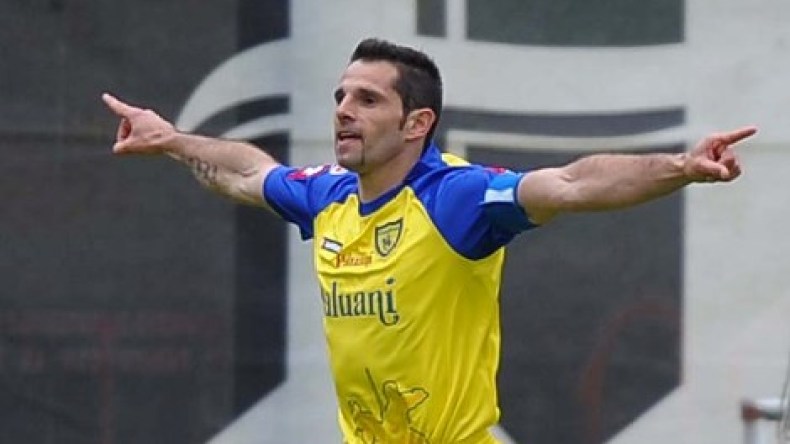 لاعب من كييفو فيرونا يحذّر نابولي من خطورة بلفضيل