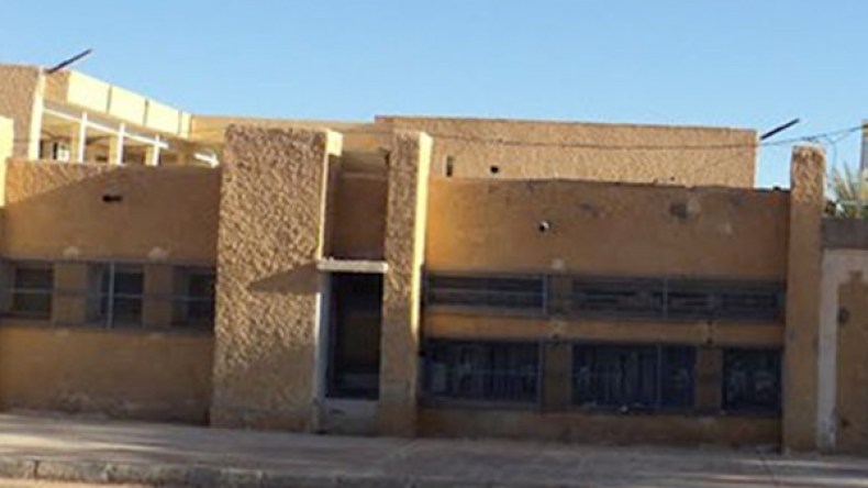 نقابيون يعتدون على مدير متوسطة بالأربعاء