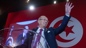 هل خرجت تونس من عنق الزجاجة ؟