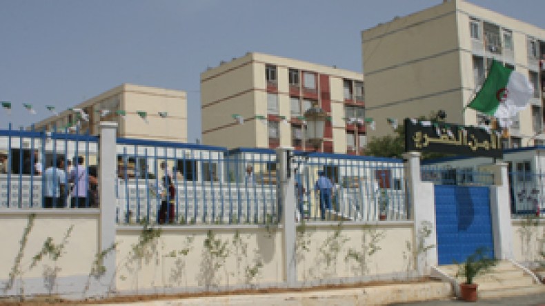 مراكز‮ ‬أمنية‮ ‬جوارية‮ ‬بمعاقل‮ ‬الانتحاريين‮ ‬بالعاصمة‮ ‬