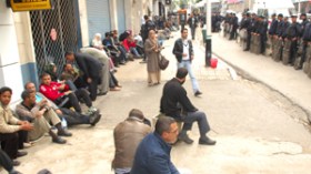 المتعاقدون يهددون بمسيرة جماعية