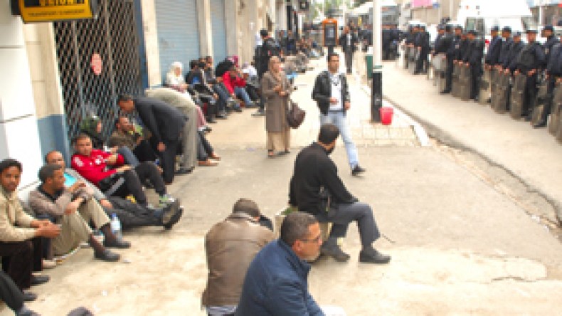 المتعاقدون يهددون بمسيرة جماعية