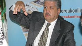 الحكومة تستنجد بـ 800 رجل أعمال لمجابهة محنة البترول