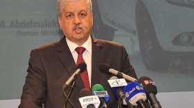 سلال: أطراف مجهولة حاولت ضرب استقرار الجزائر