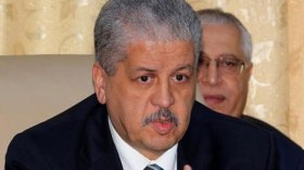 سلال: نحاول استرجاع القاعدة الصناعية للجزائر