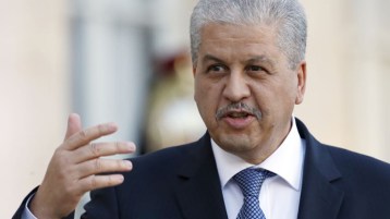 اللّي‮ ‬يحسب وحدو‮ ‬يشيطلو