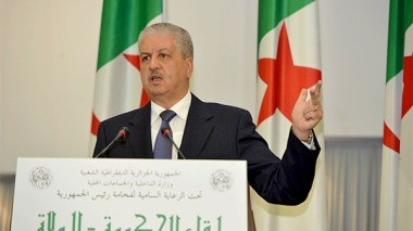 Sellal: « Pas d’augmentation de salaire, ni de recrutement, ni de retraite anticipée!»