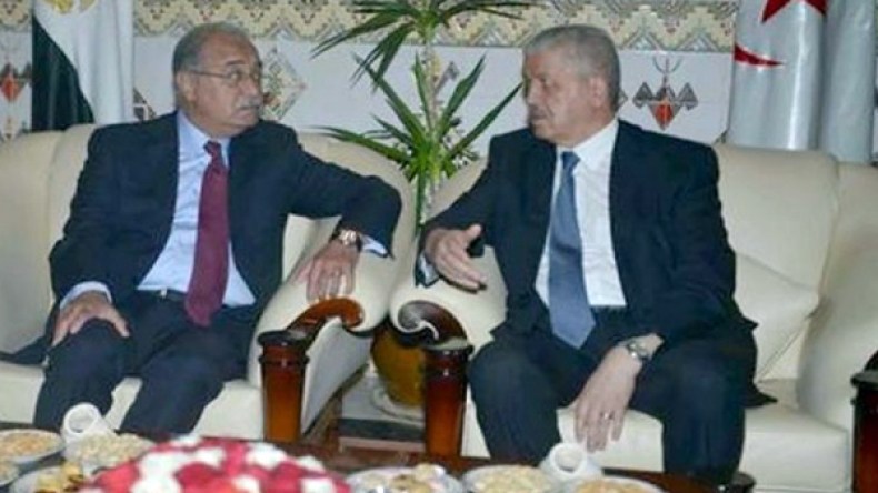 الوزير الأول عبد المالك سلال يتحادث مع نظيره المصري