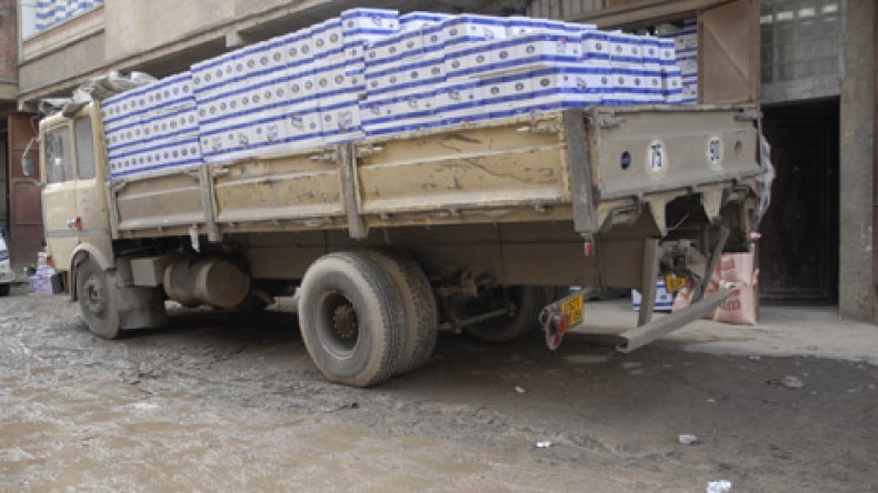 الحكومة ترضخ لضغوطات تجار الجملة بالسمّار