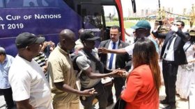 المنافس الثاني لـ “محاربي الصحراء” يصل إلى القاهرة