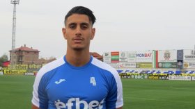 لاعب مُغترب آخر يعرض خدماته على بلماضي