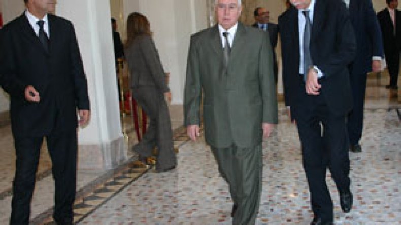 الأفلان والأرندي يسيطران على “السينا”  وبقية الأحزاب خارج مجال التغطية