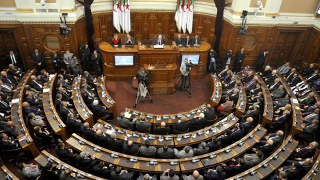 السيناتورات يمرّرون قانون المالية “بأقلّ الأضرار”!