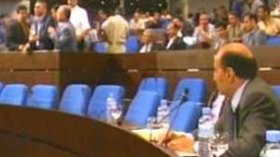 سيناتور متهم بالتهديد بالسلاح بسبب إزعاج نومه في رمضان