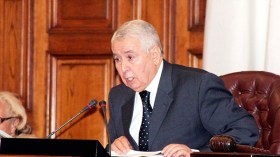 الممنوح لمجلس الأمة من صلاحيات جزء من قوانين داخلية وعضوية