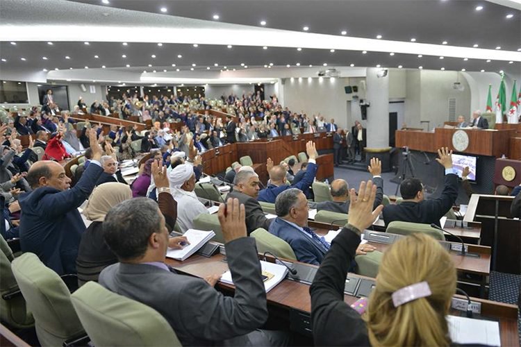 Les sénateurs font pression pour la libération de Boudjouher Malik