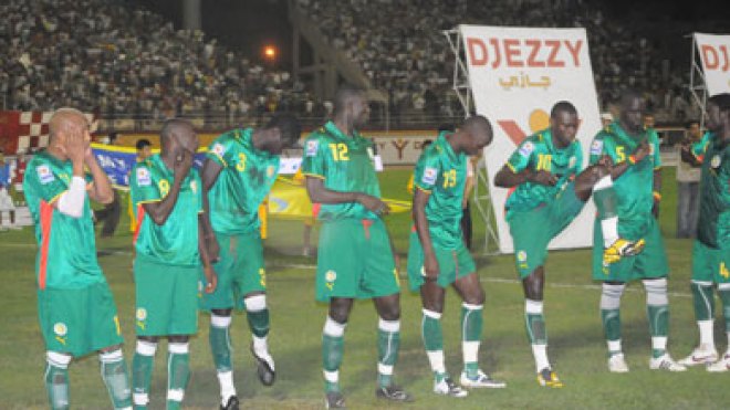 السنغال تستعد للقاء غامبيا وتأمل في تعثر الجزائر