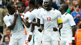 لاعبو المنتخب السنغالي ينذرون الخضر ويطمحون للقب