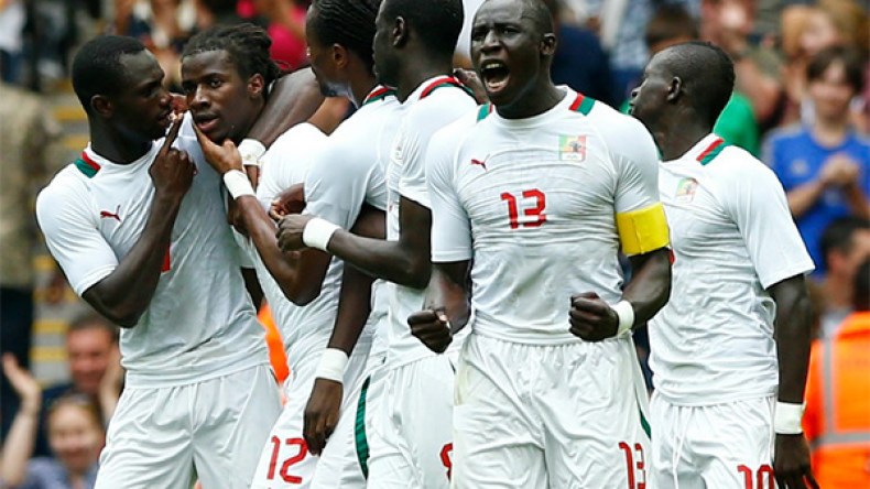 لاعبو المنتخب السنغالي ينذرون الخضر ويطمحون للقب
