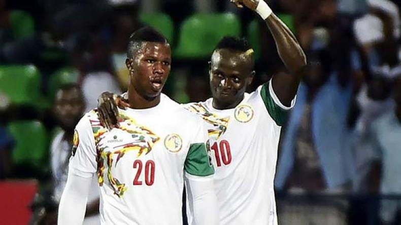 “أسود التيرانغا” يفترسون “المحاربين”.. يتأهلون ويتوعدون